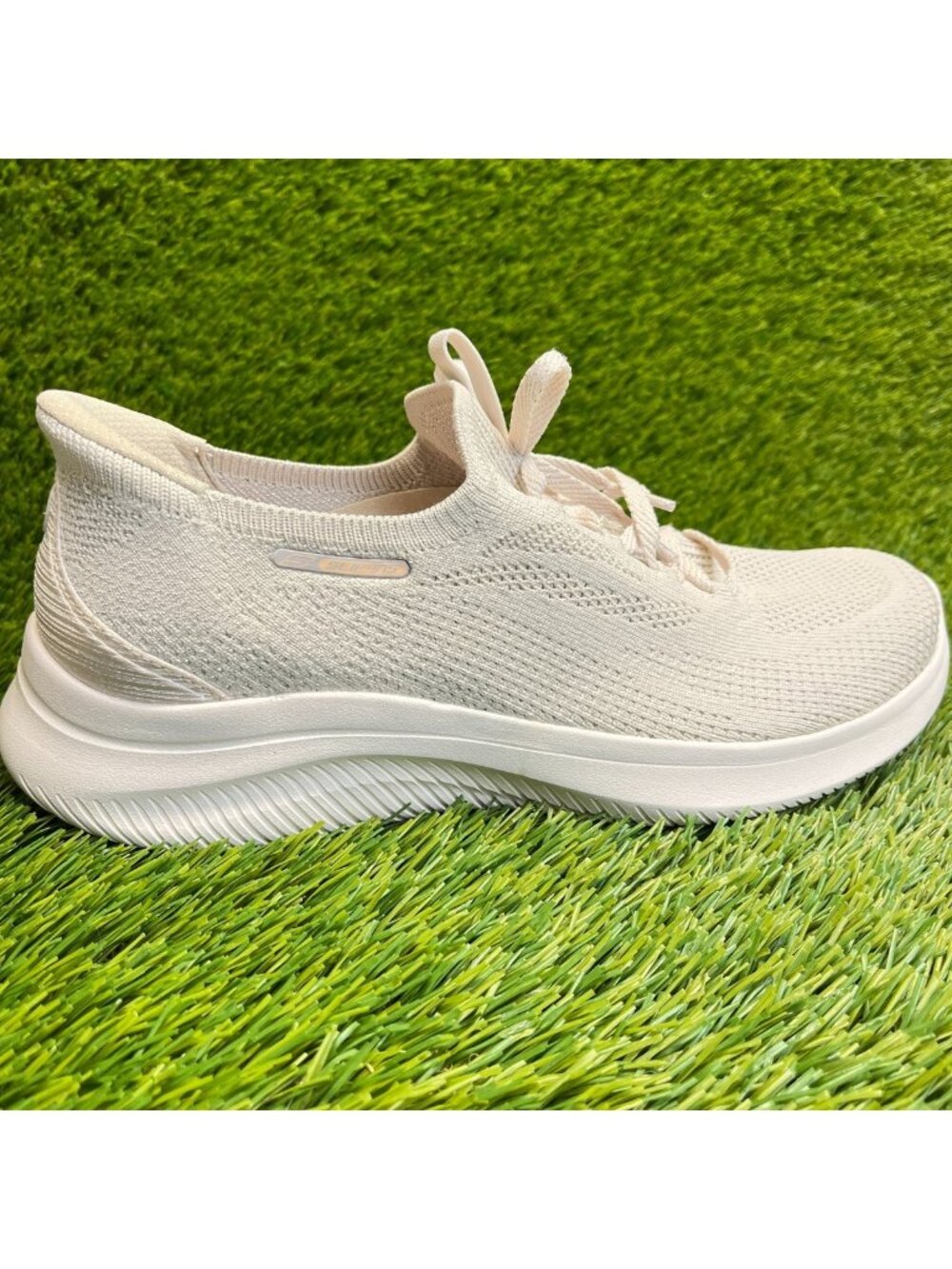 Skechers Ultra Flex 4.0 Womens Size 8.5 Natural Athletic Running Shoes Sneakers